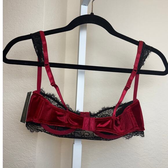 Fredericks of Hollywood Red Velvet Black Lace Georgine Underwire Small NWT Bra - Picture 3 of 4